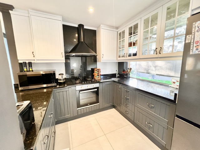 3 Bedroom Property for Sale in Plattekloof Glen Western Cape